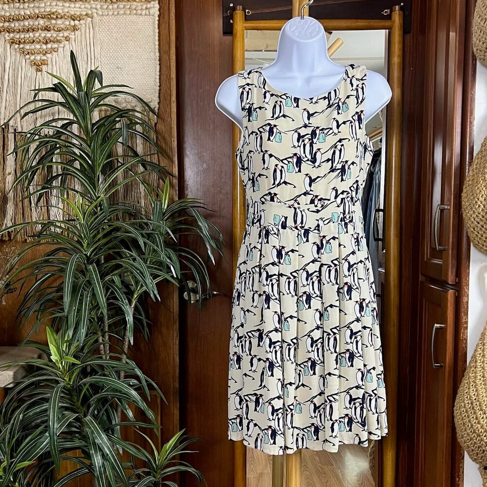 LA Soul Penguin Print Dress Small Fit Flare Pleated Knee Length Tie Back Pockets